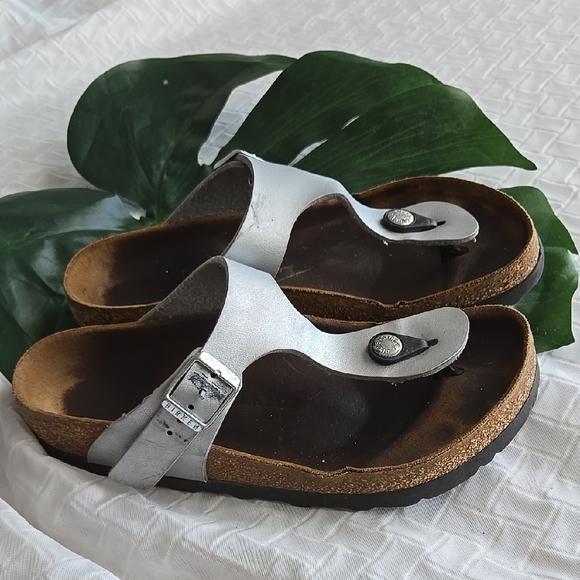 Birkenstock Gizeh Birko-Flor Silver Leather Sandals with Buckle Summer Shoes - Picture 1 of 8